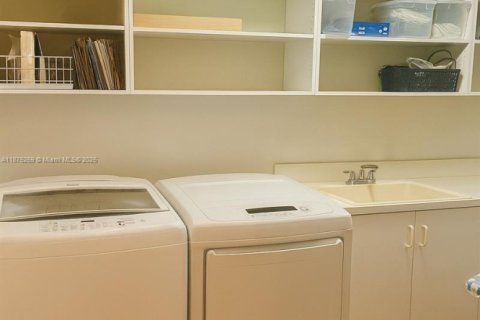 Villa ou maison à vendre à Key Biscayne, Floride: 4 chambres, 274.8 m2 № 1921721 - photo 30