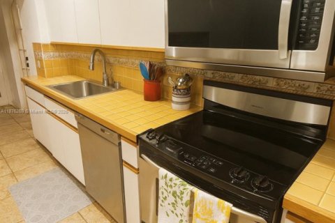 Villa ou maison à vendre à Key Biscayne, Floride: 4 chambres, 274.8 m2 № 1921721 - photo 17