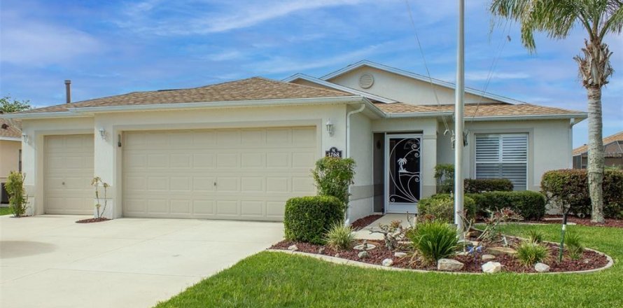 House in Ocala, Florida 2 bedrooms, 145.86 sq.m. № 1789054