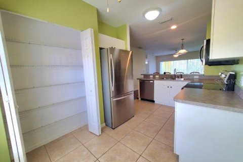 Condo in Punta Gorda, Florida, 2 bedrooms  № 1853286 - photo 11