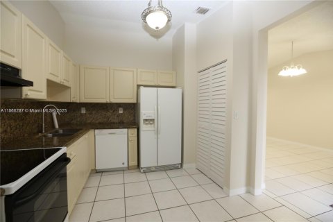 Casa en alquiler en Miami, Florida, 2 dormitorios, 107.49 m2 № 1889352 - foto 7