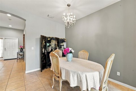 House in Punta Gorda, Florida 3 bedrooms, 166.11 sq.m. № 2388169 - photo 5