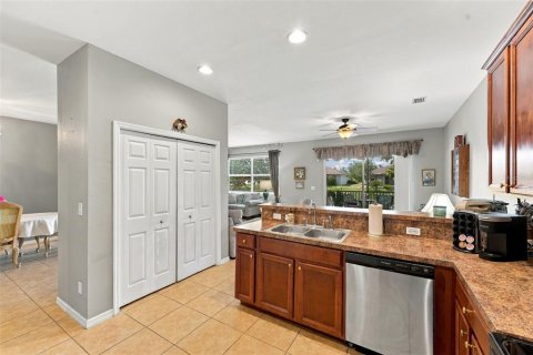 House in Punta Gorda, Florida 3 bedrooms, 166.11 sq.m. № 2388169 - photo 8