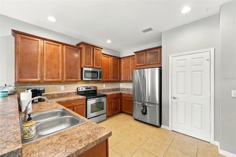 House in Punta Gorda, Florida 3 bedrooms, 166.11 sq.m. № 2388169 - photo 7