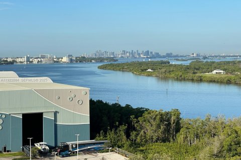 Condo in Sunny Isles Beach, Florida, 2 bedrooms  № 2052752 - photo 24