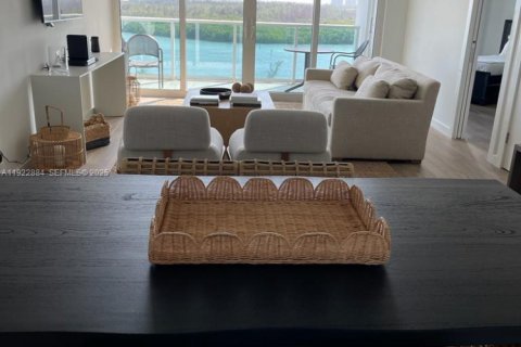 Condo in Sunny Isles Beach, Florida, 2 bedrooms  № 2052752