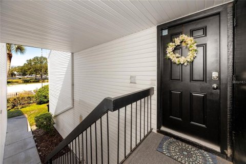 Condo in Tarpon Springs, Florida, 3 bedrooms  № 2432609 - photo 8