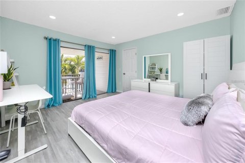 Condo in Tarpon Springs, Florida, 3 bedrooms  № 2432609 - photo 19