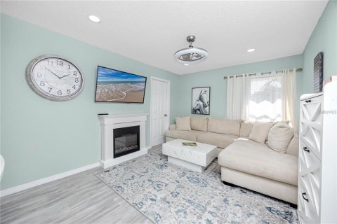 Condo in Tarpon Springs, Florida, 3 bedrooms  № 2432609 - photo 9