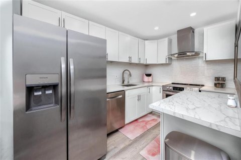 Condo in Tarpon Springs, Florida, 3 bedrooms  № 2432609 - photo 15