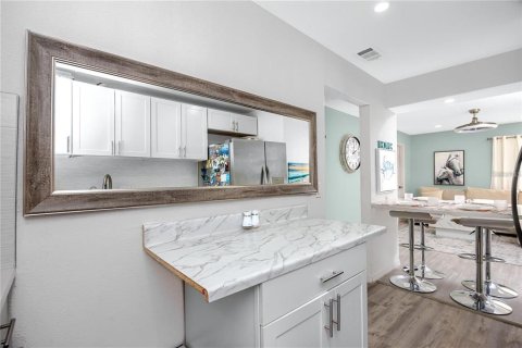 Condo in Tarpon Springs, Florida, 3 bedrooms  № 2432609 - photo 18