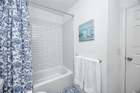 Condo in Tarpon Springs, Florida, 3 bedrooms  № 2432609 - photo 26