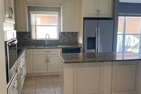 House in Orlando, Florida 3 bedrooms, 116.31 sq.m. № 2197508 - photo 6