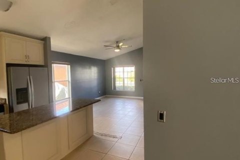 House in Orlando, Florida 3 bedrooms, 116.31 sq.m. № 2197508 - photo 9