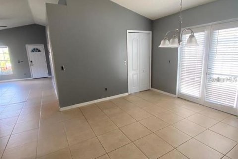 House in Orlando, Florida 3 bedrooms, 116.31 sq.m. № 2197508 - photo 11