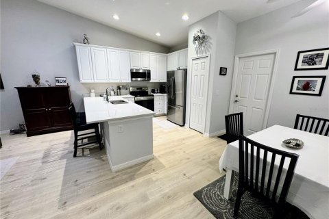 Touwnhouse à vendre à DeLand, Floride: 3 chambres, 130.99 m2 № 1883444 - photo 2