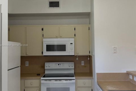 Снять в аренду кондоминиум в Дорал, Флорида 1 спальня, 60.39м2, № 2154056 - фото 3