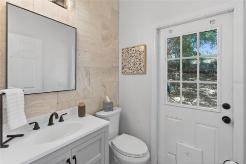 Casa en venta en Minneola, Florida, 4 dormitorios, 265.89 m2 № 2106135 - foto 19
