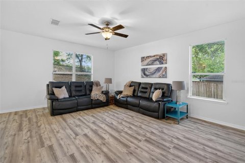 Casa en venta en Minneola, Florida, 4 dormitorios, 265.89 m2 № 2106135 - foto 8