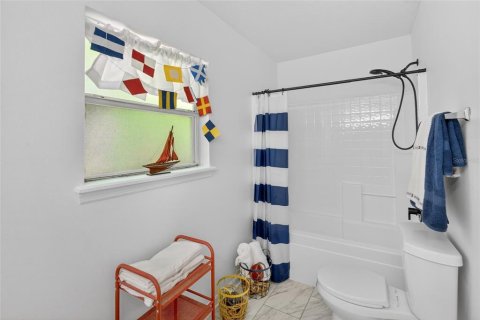 Casa en venta en Minneola, Florida, 4 dormitorios, 265.89 m2 № 2106135 - foto 26