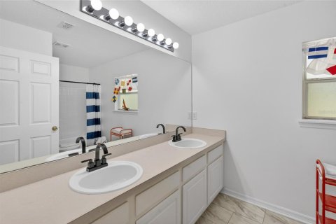 Casa en venta en Minneola, Florida, 4 dormitorios, 265.89 m2 № 2106135 - foto 25