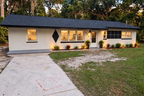 House in Palatka, Florida 4 bedrooms, 120.68 sq.m. № 2394281 - photo 15