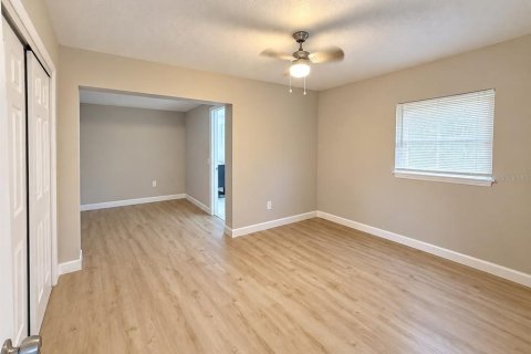House in Palatka, Florida 4 bedrooms, 120.68 sq.m. № 2394281 - photo 5