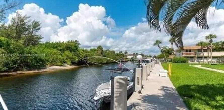 Condo à Pompano Beach, Floride, 1 chambre  № 2341390
