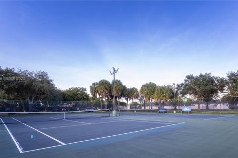 Adosado en venta en Miami, Florida, 2 dormitorios, 100.15 m2 № 1938556 - foto 26