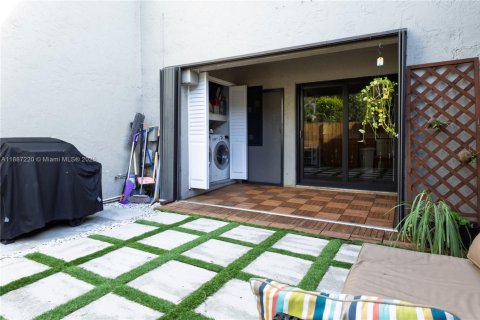 Adosado en venta en Miami, Florida, 2 dormitorios, 100.15 m2 № 1938556 - foto 21