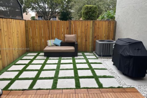 Adosado en venta en Miami, Florida, 2 dormitorios, 100.15 m2 № 1938556 - foto 19