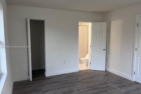 Casa en venta en Miami, Florida, 3 dormitorios, 154.12 m2 № 1807769 - foto 9