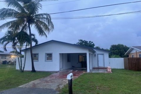 Casa en venta en Miami, Florida, 3 dormitorios, 154.12 m2 № 1807769 - foto 1