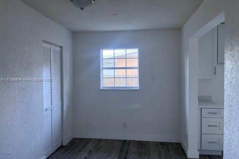 Casa en venta en Miami, Florida, 3 dormitorios, 154.12 m2 № 1807769 - foto 30