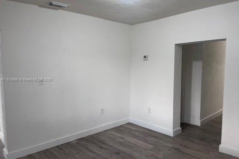 Casa en venta en Miami, Florida, 3 dormitorios, 154.12 m2 № 1807769 - foto 13