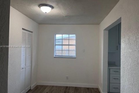 Casa en venta en Miami, Florida, 3 dormitorios, 154.12 m2 № 1807769 - foto 29