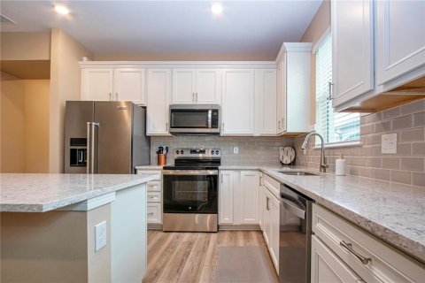 House in Parrish, Florida 2 bedrooms, 145.21 sq.m. № 2396177 - photo 15