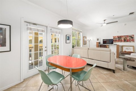 Condo in Orlando, Florida, 2 bedrooms  № 1793233 - photo 11