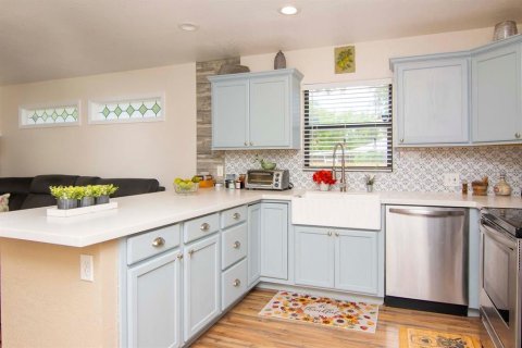 House in Dunedin, Florida 3 bedrooms, 103.86 sq.m. № 1793745 - photo 8
