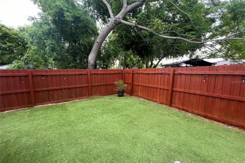 House in Dunedin, Florida 3 bedrooms, 103.86 sq.m. № 1793745 - photo 24