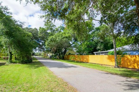 House in Dunedin, Florida 3 bedrooms, 103.86 sq.m. № 1793745 - photo 25