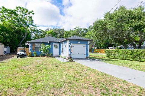 House in Dunedin, Florida 3 bedrooms, 103.86 sq.m. № 1793745 - photo 3