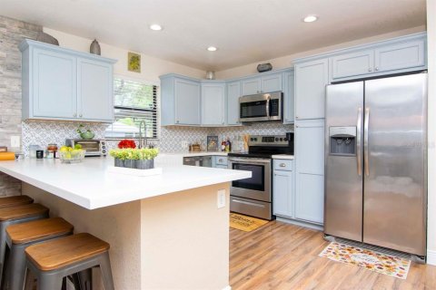 House in Dunedin, Florida 3 bedrooms, 103.86 sq.m. № 1793745 - photo 9