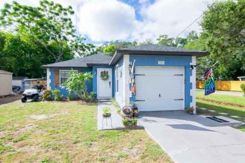 House in Dunedin, Florida 3 bedrooms, 103.86 sq.m. № 1793745 - photo 2