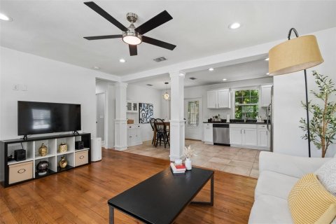 Casa en venta en Tampa, Florida, 3 dormitorios, 107.95 m2 № 2145412 - foto 11