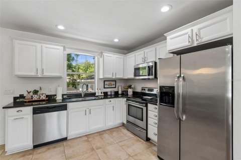 Casa en venta en Tampa, Florida, 3 dormitorios, 107.95 m2 № 2145412 - foto 3