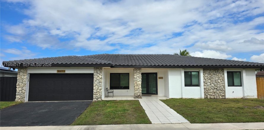 Casa en Weston, Florida 3 dormitorios, 222.59 m2 № 2004014