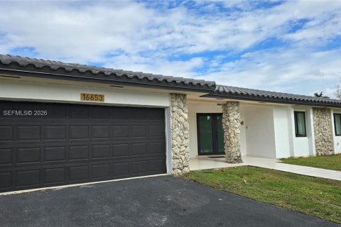 Casa en alquiler en Weston, Florida, 3 dormitorios, 222.59 m2 № 2004014 - foto 2