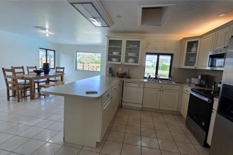 Casa en alquiler en Weston, Florida, 3 dormitorios, 222.59 m2 № 2004014 - foto 6