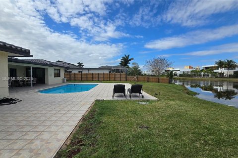 Casa en alquiler en Weston, Florida, 3 dormitorios, 222.59 m2 № 2004014 - foto 19